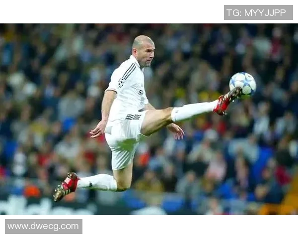 七十年代足球巨星回顾:传奇球员与辉煌瞬间的重温 七十年代足球巨星回顾:传奇球员与辉煌瞬间的重温