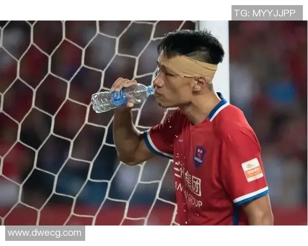 足球退役球星秃子回忆录:从绿茵场到人生新起点的蜕变与奋斗 足球退役球星秃子回忆录:从绿茵场到人生新起点的蜕变与奋斗